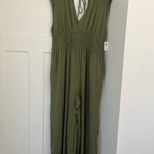 Old Navy Green Jumpsuit with V-Neck and Wide-Leg Fit